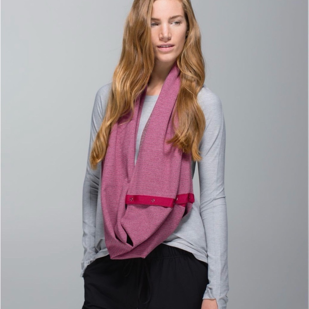 Lululemon customizable Snap Vinyasa Scarf striped rulu